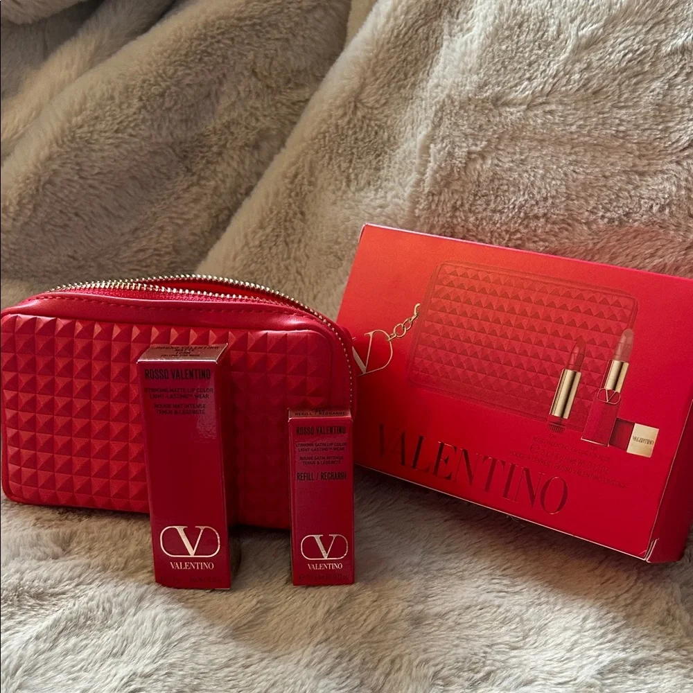 Valentino cosmetic pouch with lipsticks - Picture 3 of 8